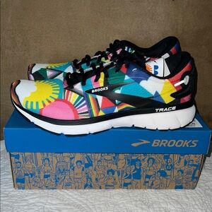 NWB Brooks x Lisa Congdon Trace 2 Pride
Freedom to Be You
Running Shoes Sneakers
